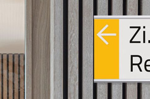Beschilderungssysteme: Klarheit und Orientierung für jeden Raum